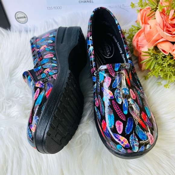 Easy Works By Easy Street Bind Clog - Picture 8 of 12